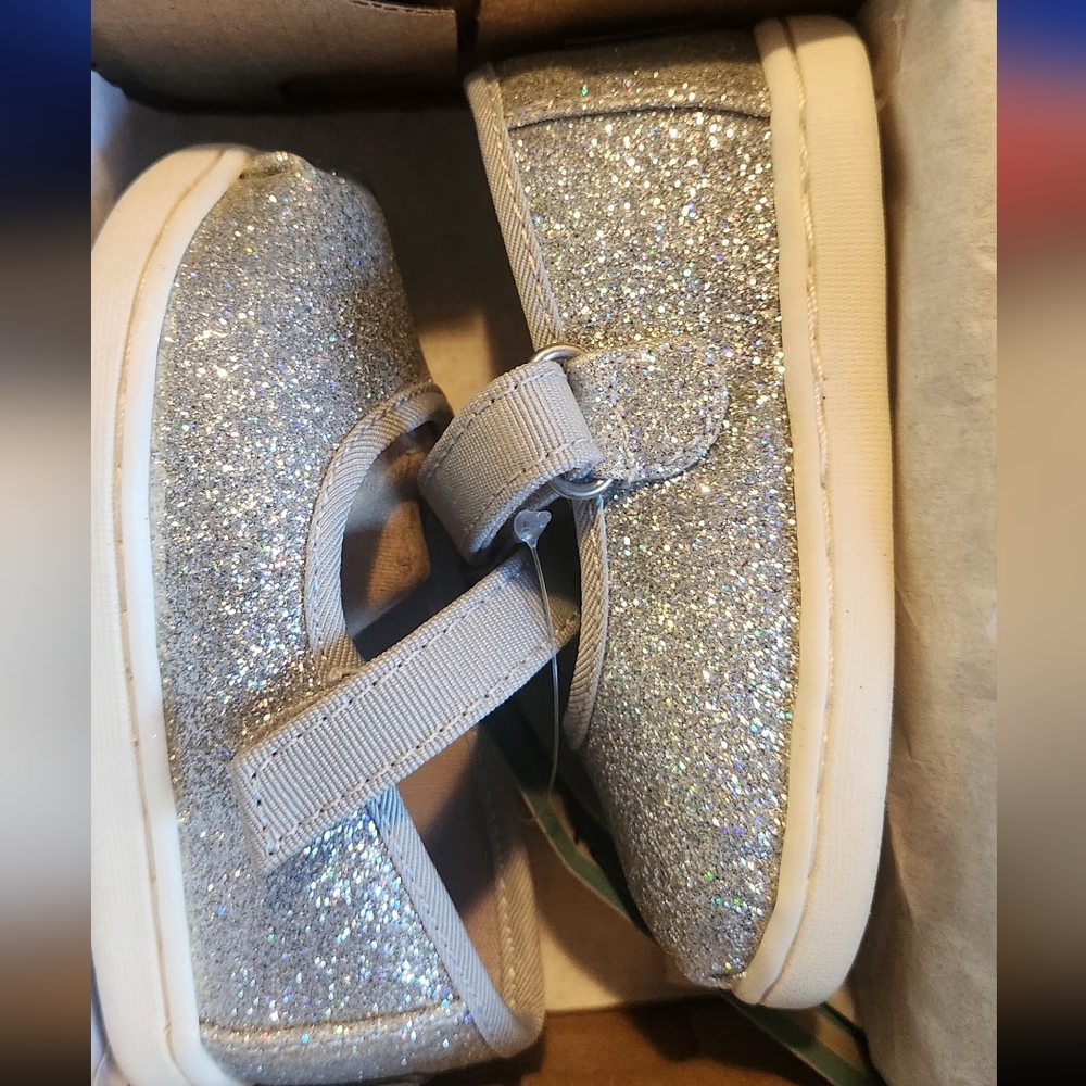 Glitter toms